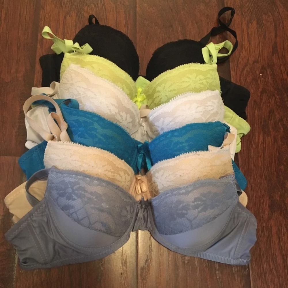 ✨✨SOLD!!!✨✨ set of 6 push up bras 32B